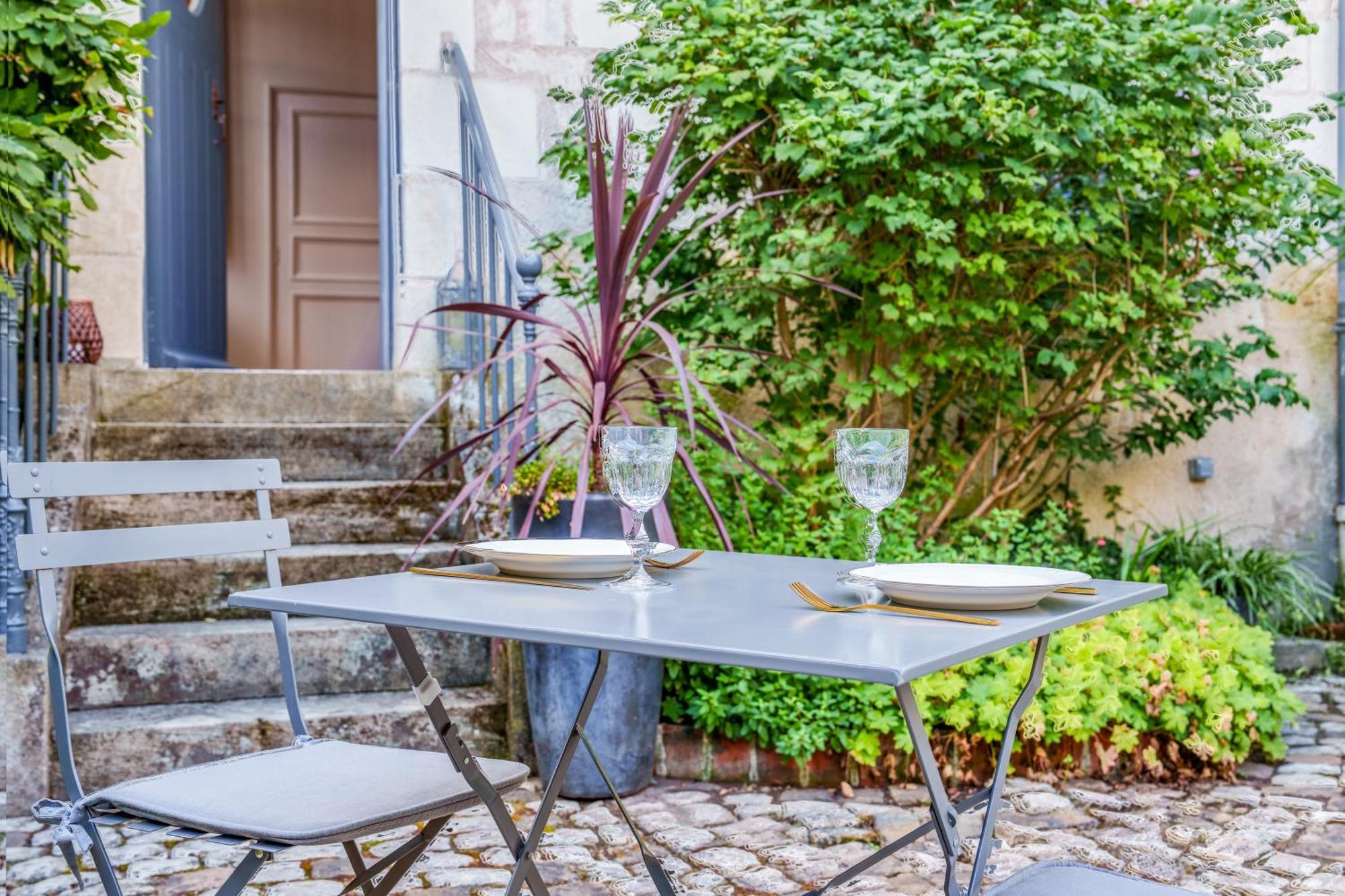 Appartement Raffine Vue Cathedrale, Jardin, Wifi ตูร์ ภายนอก รูปภาพ