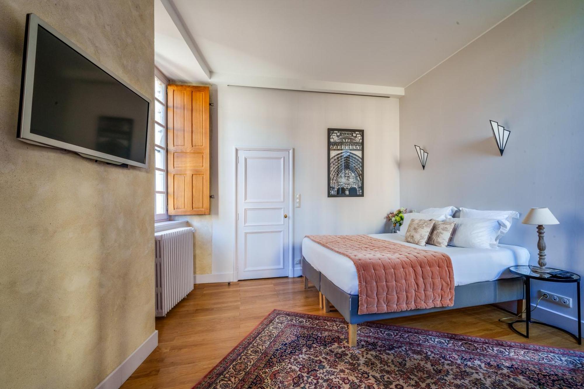 Appartement Raffine Vue Cathedrale, Jardin, Wifi ตูร์ ภายนอก รูปภาพ